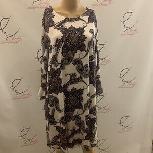 Est 1946. Size Medium. Lined. Back Keyhole Closure. Sleeve Ruffle. B55